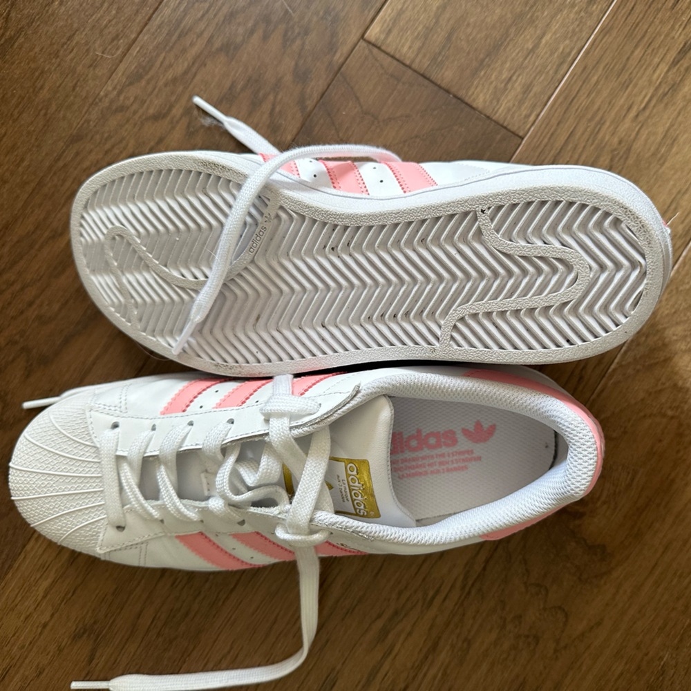 Women’s Adidas Superstar sneakers pink 7.5